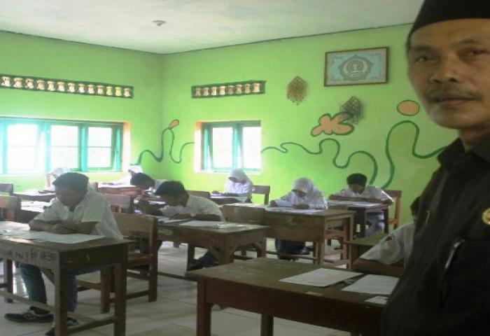 Bupati Sampang Tidak Masuk Kantor 2 Tahun